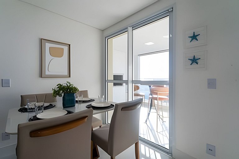 Apto com Sacada Gourmet e Vista Mar