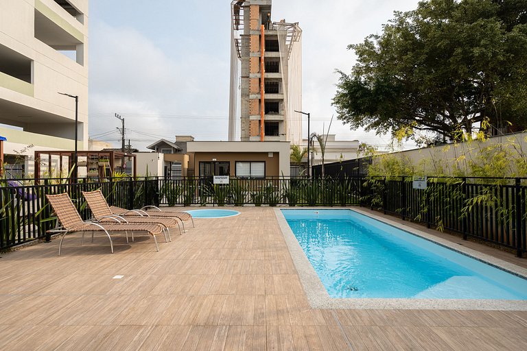 Apto c/ Piscina Wi-Fi Churrasqueira 500m da Praia