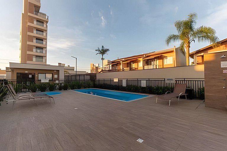 Apto c/ Piscina Wi-Fi Churrasqueira 500m da Praia