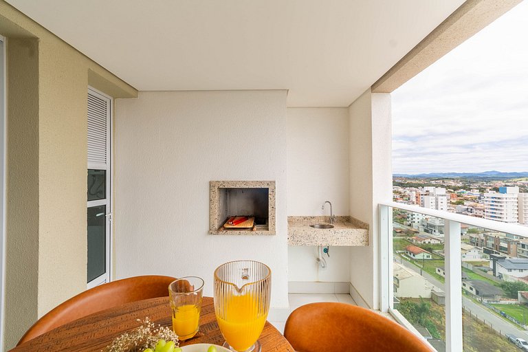 Apto com Sacada Gourmet e Vista Mar