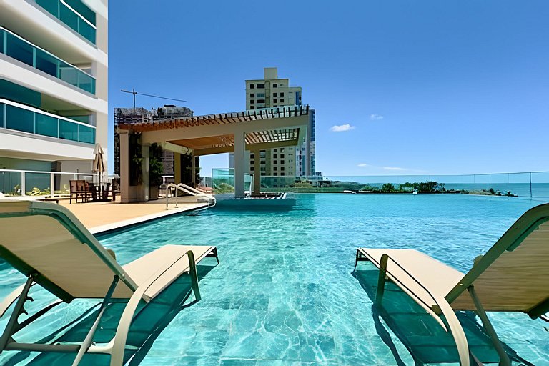 Home Club Frente-Mar com Piscinas e Lazer
