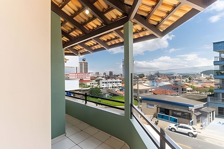 Sobrado no Morro do Grant | A 300m da Praia