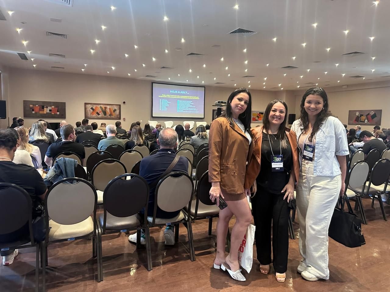 Equipe da Temporada Piçarras em encontro nacional do setor